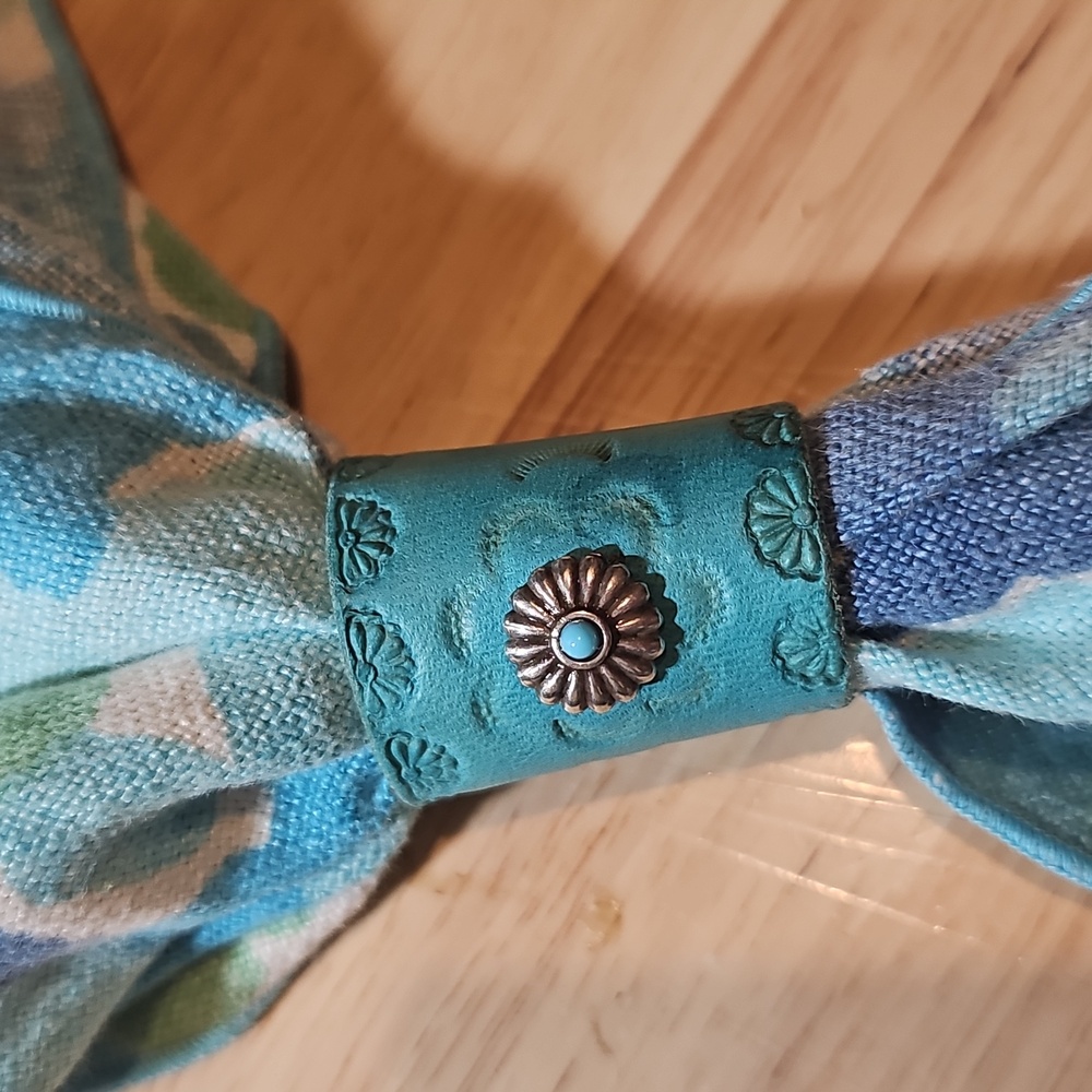 Southwestern Leather Bandana Slide - Picture 2 of 3